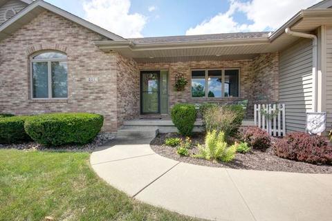 201 Clover Ln, Philo, IL 61864 photo 4