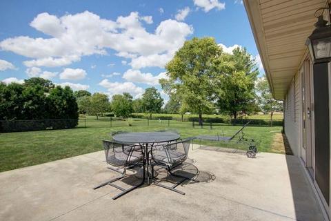 201 Clover Ln, Philo, IL 61864 photo 9