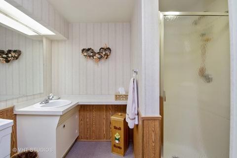 7010 W Wright Ter, Niles, IL 60714 photo 10