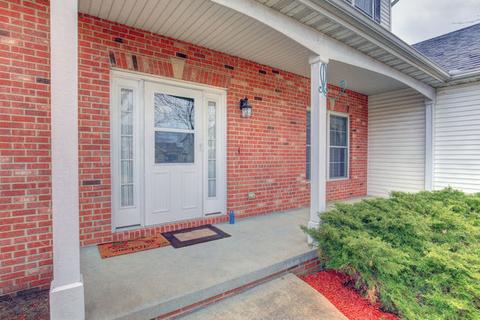 2108 Emerald Dr, Champaign, IL 61822 photo 3