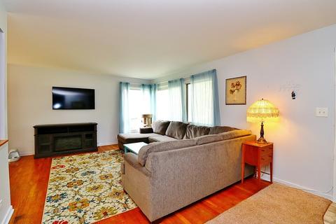 4305 W Shore Dr, Mchenry, IL 60050 photo 4