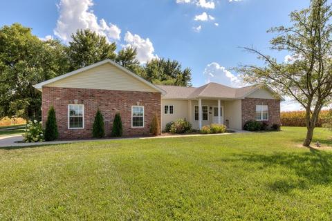1183 E 1900 North Rd, White Heath, IL 61884 photo 2