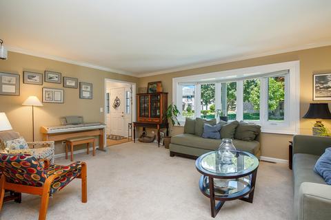 604 Yellowstone Dr, Elgin, IL 60123 photo 4