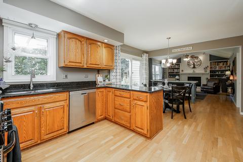 604 Yellowstone Dr, Elgin, IL 60123 photo 6