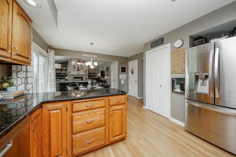 604 Yellowstone Dr, Elgin, IL 60123 photo 7