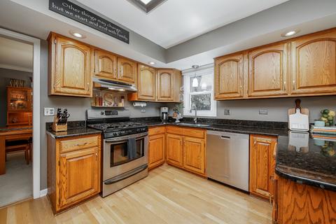 604 Yellowstone Dr, Elgin, IL 60123 photo 8