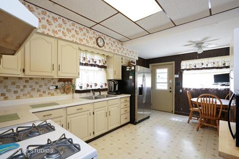 5251 W Warner Ave, Chicago, IL 60641 photo 4
