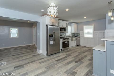 10531 S King Dr, Chicago, IL 60628 photo 3