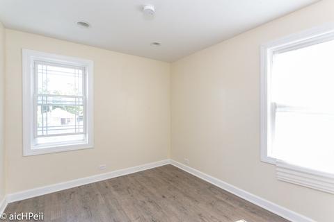 10531 S King Dr, Chicago, IL 60628 photo 12