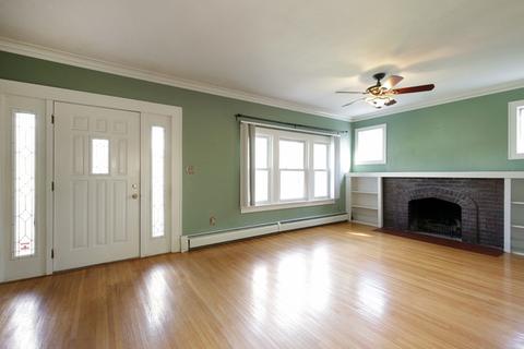 310 Hamilton Ave, Elgin, IL 60123 photo 2