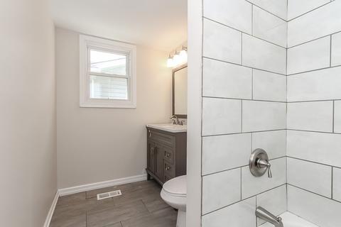 1360 Nottingham Ln, Hoffman Estates, IL 60169 photo 17
