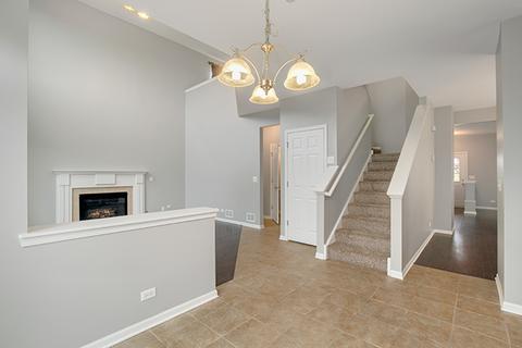 5959 Chatham Dr, Hoffman Estates, IL 60192 photo 9