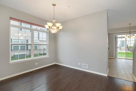5959 Chatham Dr, Hoffman Estates, IL 60192 photo 4