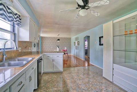 8446 Central Ave, Burbank, IL 60459 photo 8