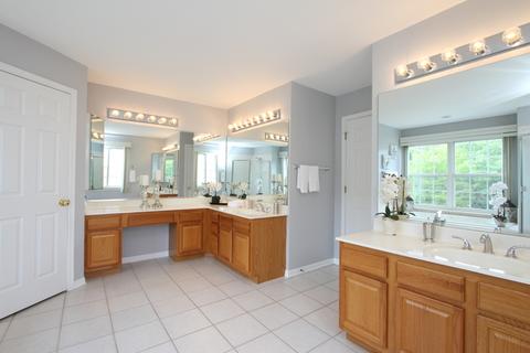 408 Pinehurst Ct, Gurnee, IL 60031 photo 9