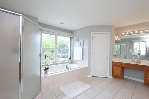 408 Pinehurst Ct, Gurnee, IL 60031 photo 11