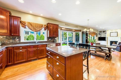 917 Wakeman Ave, Wheaton, IL 60187 photo 2