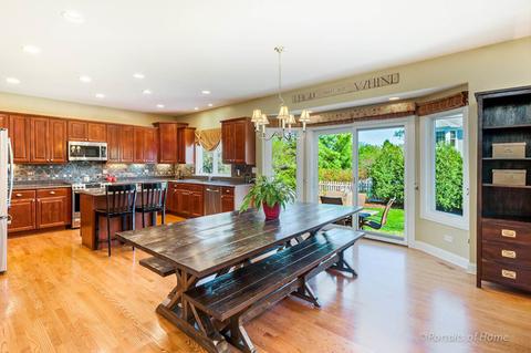 917 Wakeman Ave, Wheaton, IL 60187 photo 4