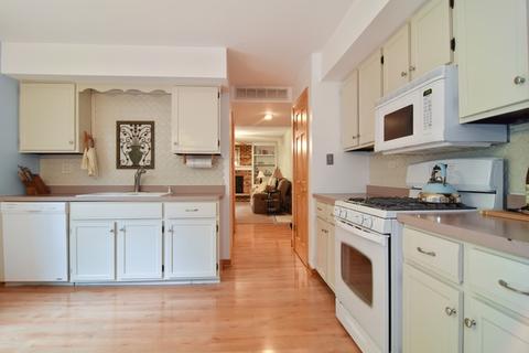 2283 Westminster St, Wheaton, IL 60189 photo 3