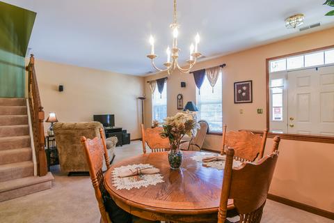2460 Georgetown Cir, Aurora, IL 60503 photo 4