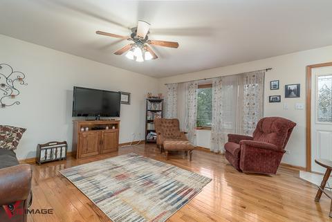 3025 Sandy Ridge Dr, Steger, IL 60475 photo 2