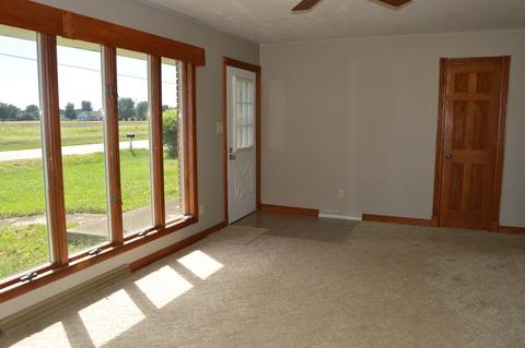 1090 E Southmor Rd, Morris, IL 60450 photo 2