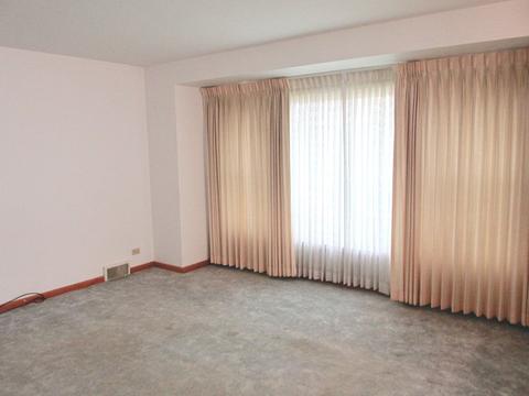 4951 N Moody Ave, Chicago, IL 60630 photo 2
