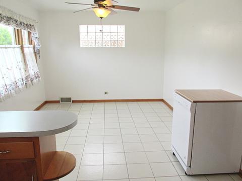 4951 N Moody Ave, Chicago, IL 60630 photo 8