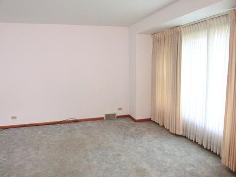 4951 N Moody Ave, Chicago, IL 60630 photo 3