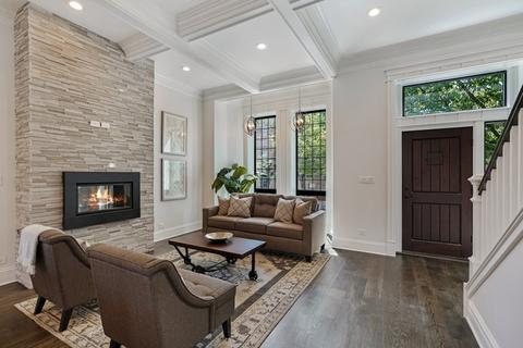 9 N Ada St, Chicago, IL 60607 photo 3