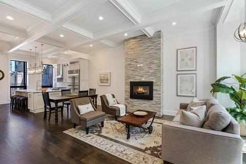 9 N Ada St, Chicago, IL 60607 photo 2