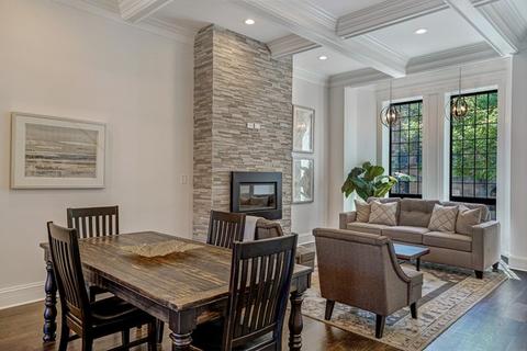 9 N Ada St, Chicago, IL 60607 photo 4