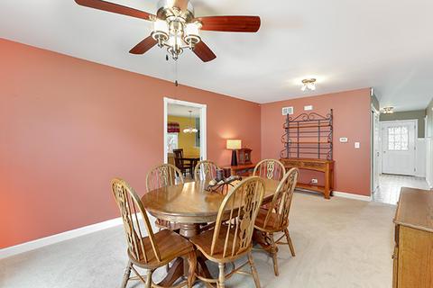 516 Hampton Cir, Bartlett, IL 60103 photo 11