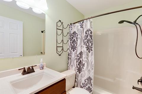 516 Hampton Cir, Bartlett, IL 60103 photo 15