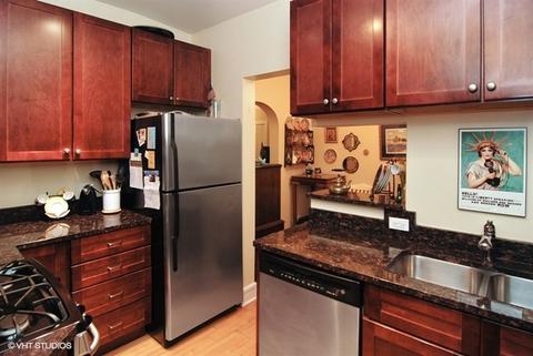 72 Pine Ave #2B, Riverside, IL 60546 photo 3