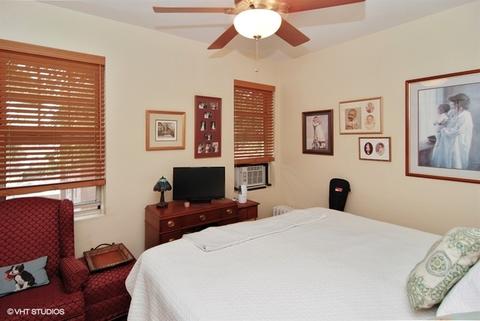 72 Pine Ave #2B, Riverside, IL 60546 photo 6