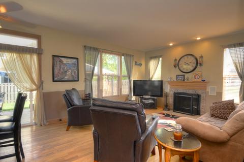 4902 Joyce Ct, Mchenry, IL 60050 photo 4