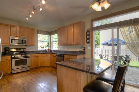4902 Joyce Ct, Mchenry, IL 60050 photo 2