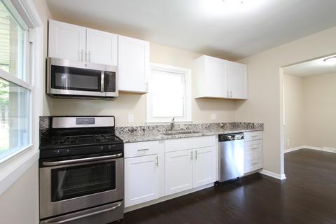 1817 W Oakleaf Dr, Mchenry, IL 60051 photo 9