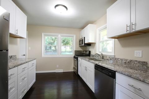 1817 W Oakleaf Dr, Mchenry, IL 60051 photo 8