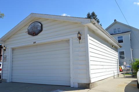 420 S State St, Elgin, IL 60123 photo 3