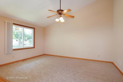 210 E South St, Elburn, IL 60119 photo 2