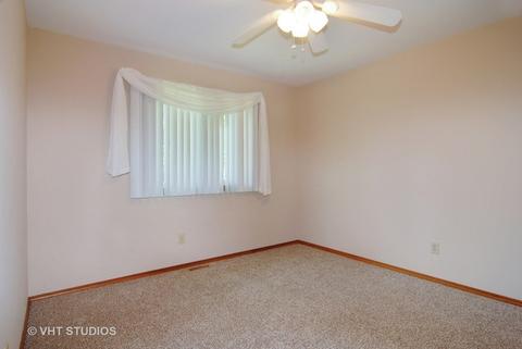 210 E South St, Elburn, IL 60119 photo 11