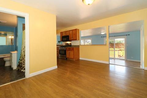 421 E Abe St, Plano, IL 60545 photo 4