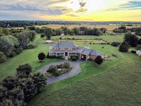 9211 Cantering Ln, Union, IL 60180 photo 1