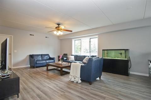 1349 E Washington St #207A, Des Plaines, IL 60016 photo 3