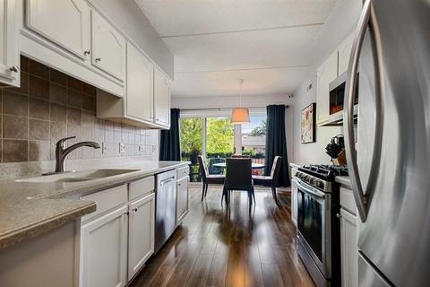 1349 E Washington St #207A, Des Plaines, IL 60016 photo 4