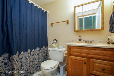 2058 Danbury Pl, Hoffman Estates, IL 60169 photo 6