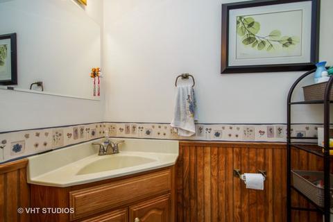 2058 Danbury Pl, Hoffman Estates, IL 60169 photo 12