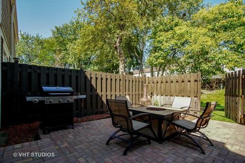 2058 Danbury Pl, Hoffman Estates, IL 60169 photo 9